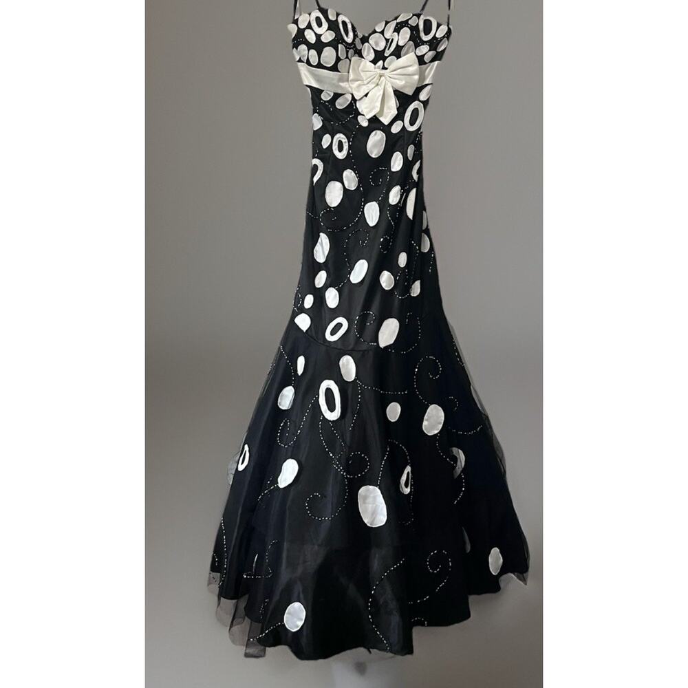 Night Moves Prom Collection Dress Black White Hand Beaded Strapless Tiered READ